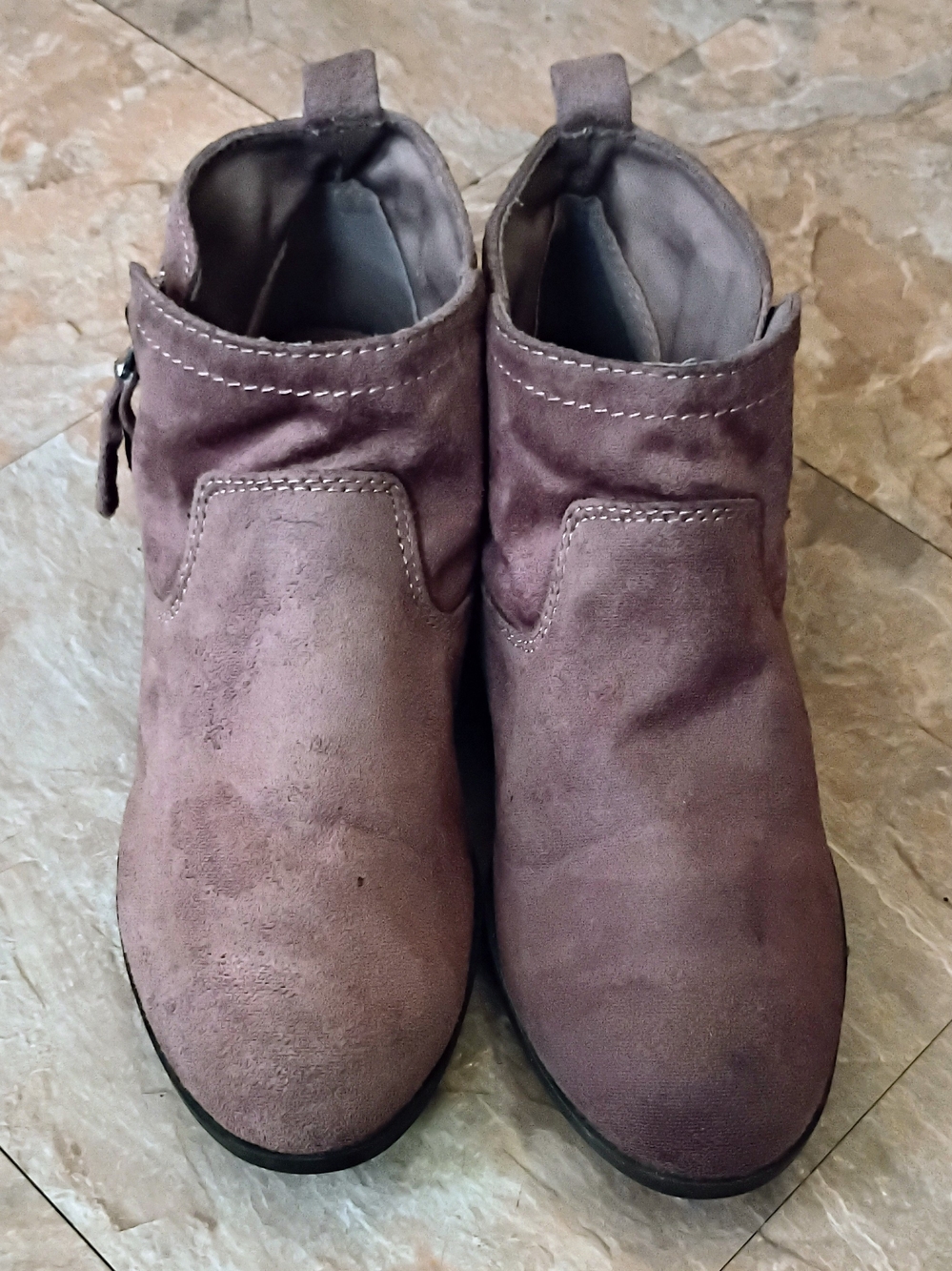 Arizona Love Mauve Suede Ankle Booties